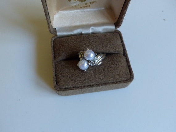 Costume pearl and faux diamond ring - image 1