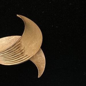 Classic Trifari Brooch in Swirled Design