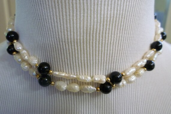 Fresh water Pearl and Onyx Strand - image 2