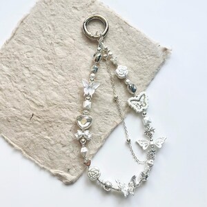 Zilveren telefoonbedel, telefoonketting vlinder, telefoonsieraden, minimalistische telefoondecoratie