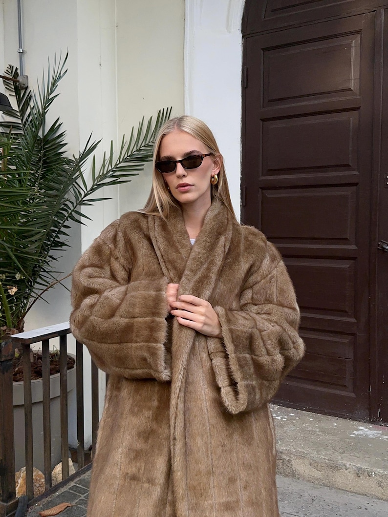 Classic Loose Mid-Length Oversized Fur Coat