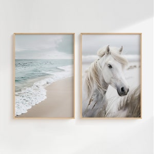 Juego de 2 impresiones de playa y caballos en tonos neutros, arte de pared, decoración bohemia, impresión de arte de pared costero, arte de pared minimalista, póster oceánico, fotografía de paisaje.