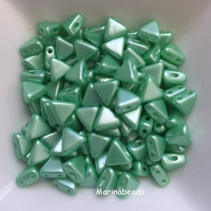Khéops ® par Puca .Vert/Chrysolide .Perles 50 pcs .