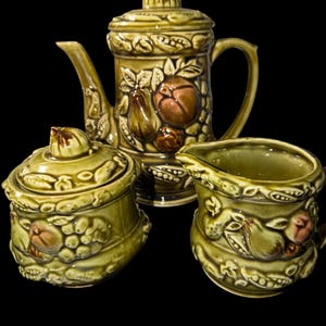 Vintage Japan Majolica Koffie Thee Set Fruitreliëf Groen Geglazuurd Koffiepot Melkkan Suikerpot