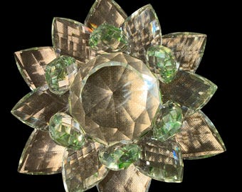 Crystal Lotus Flower Paperweight Green Faceted Glass Lotus Feng Shui Chakra Meditation Decor Zen Home Gift