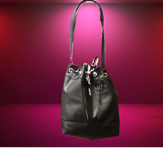 Black Faux Leather Drawstring Shoulder Bag: Daisy Accents - Etsy display picture 2