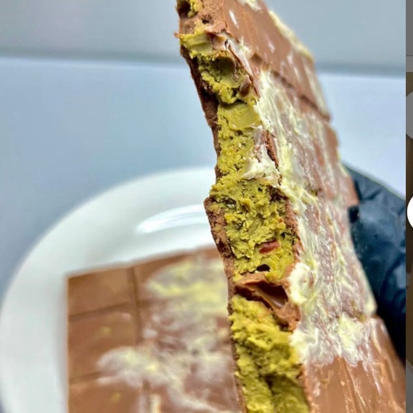 Large Kunafa Pistachio Milk and Dark Chocolate Bar - Inspired by the Viral Chocolate Bar - Pistachio Chocolate Plate - Turkish delight