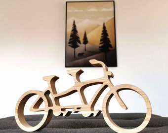 Señal de bicicleta independiente. Decoración de madera que parece una bicicleta TANDEM. Decoración perfecta para tu hogar. Decoración de paredes de apartamentos.