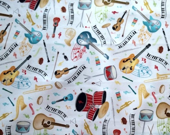 Puede incluir: Un fondo blanco con un patrón repetitivo de instrumentos musicales, incluyendo guitarras, tambores, trompetas y un teclado de piano. Los instrumentos son de varios colores, incluyendo azul, rojo, amarillo y verde.