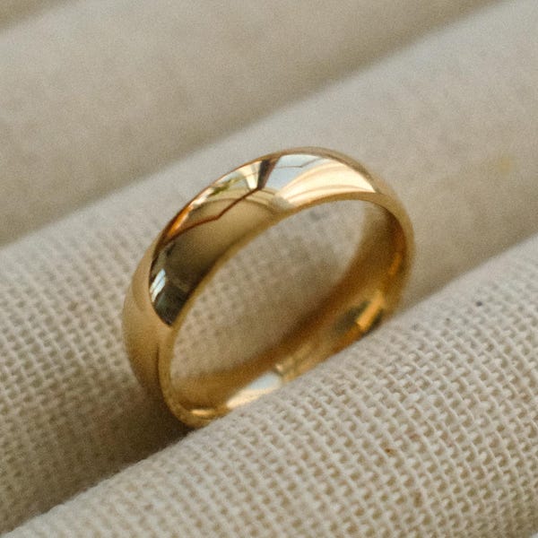 Minimalist 18K Gold Filled Band Ring: Waterproof Titanium 5mm Unisex