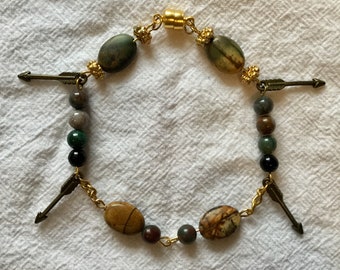 Stones & Arrows beaded bracelet