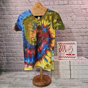 Small Tie dye V-neck T-shirt Pizza Box Tie Dye