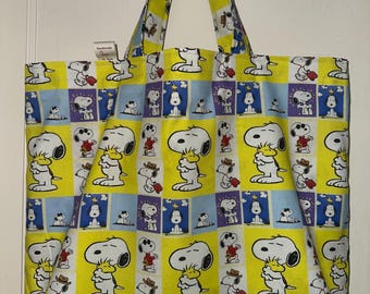 Une multitude de produits Snoopy - Fourre-tout et sac de courses réversibles lavables faits main