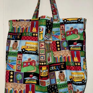 Cadeau pour les enseignants de la fête de l'école : sac de plage et sac de plage réversible lavable fait main.