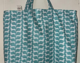 Bolso de mano de algodón hecho a mano con estampado de cachorros de perro salchicha – Reversible y lavable