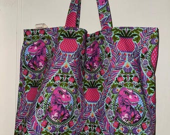 Tula Pink - Rugido del T-Rex - Bolsa de tela hecha a mano - Dinosaurio T-Rex (rosas)