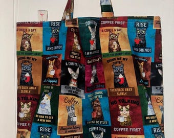Cat & Coffee Thoughts – ręcznie robiona, dwustronna, zmywalna torba z motywem kociąt naładowanych kofeiną