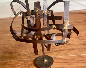 Brutalist sculpture signed by artist D. Truitt approximately 8” tall