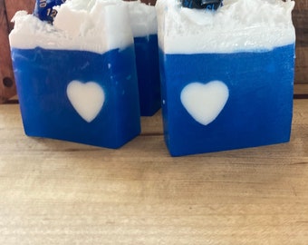 D20 dice glycerine soap with heart watermelon scent : dungeon dragon fans, stocking stuffer, fun gift soap Valentine’s Day soap