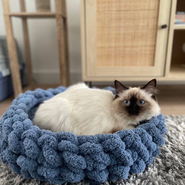 Custom Chunky Knit Pet Bed | Chenille Soft Cat and Dog Bed | Handmade Aesthetic Cat Bed