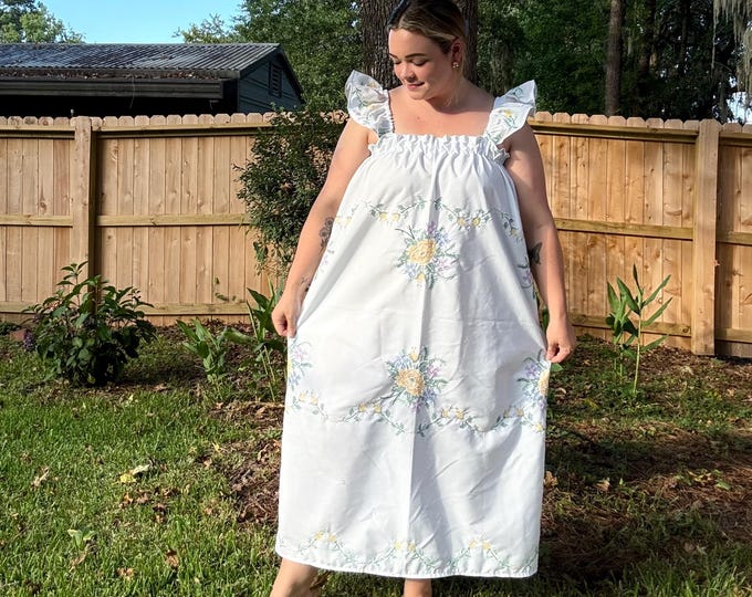 Mae Dress - Vintage Floral Embroidery