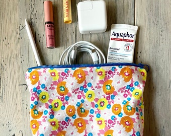 Large Zipper Pouch - Retro Flower