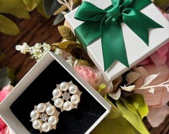 Snow Pearl Button Jewels: Clip-On Button Covers