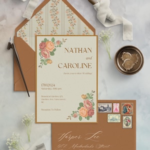 Puede incluir: Una invitaci&oacute;n de boda con un dise&ntilde;o floral con rosas rosas y amarillas. La invitaci&oacute;n es para la boda de Nathan y Caroline el s&aacute;bado 17 de octubre de 2024 a las 6:00 pm en el Jard&iacute;n Bot&aacute;nico de Vancouver, BC. La invitaci&oacute;n incluye el texto "Recepci&oacute;n a seguir".