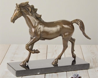 ブロンズ色のアルミニウム製馬の彫刻：抽象的な終末論的芸術 - Etsy 日本