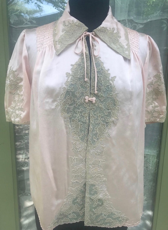 Exquisite Chinese Vintage Bed Jacket