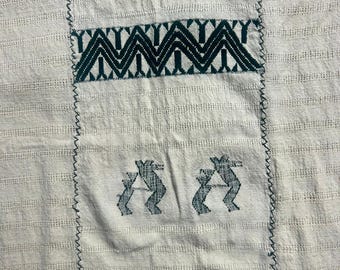 Vintage Oaxacan Huipeel