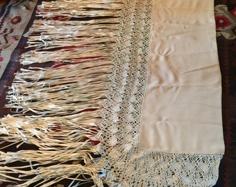 Gorgeous Vintage Shawl with macrame fringe