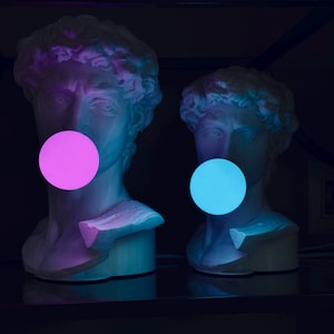 ダビデ像ランプ：ポップアート風装飾、LED照明、ミケランジェロにインスパイアされた彫像ランプ