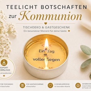 Puede incluir: Una vela de té encendida con el texto "Ein Tag voller Segen" en letras doradas. La vela está en un recipiente de metal plateado. La imagen incluye texto en alemán sobre la Comunión, decoraciones de mesa y regalos.