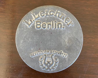 L. Leichner Berlin Fettpuder Old Metal Cosmetic Tin Germany Grease Powder