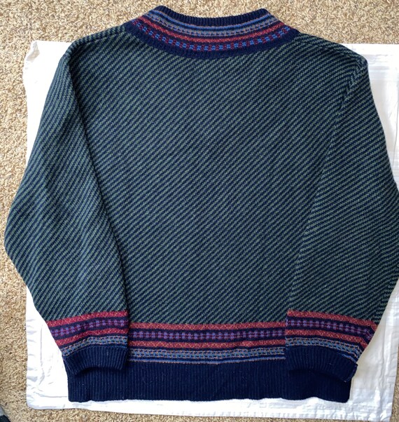 Vintage XL L Pendleton V-Neck sweater 100% Virgin… - image 3
