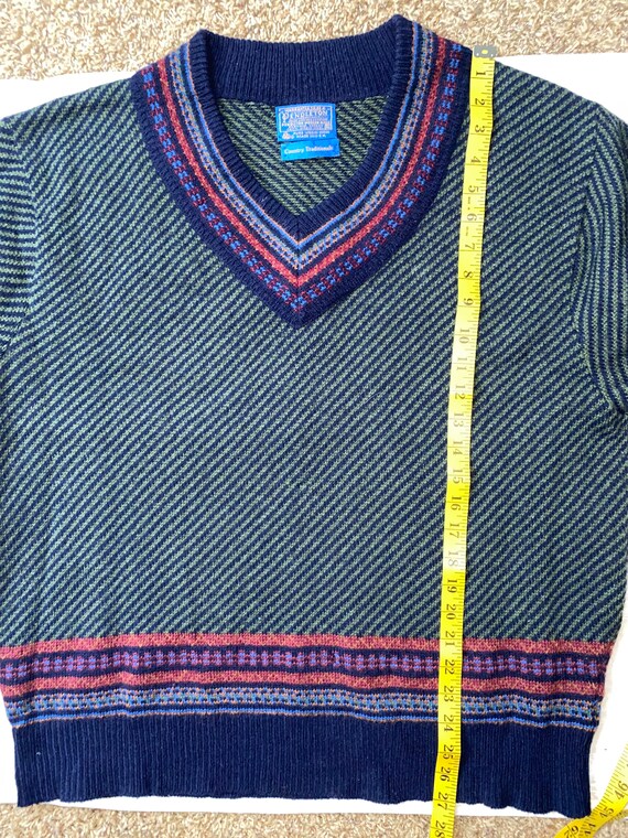 Vintage XL L Pendleton V-Neck sweater 100% Virgin… - image 7