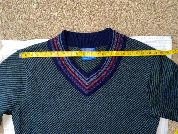 Vintage XL L Pendleton V-Neck sweater 100% Virgin… - image 4