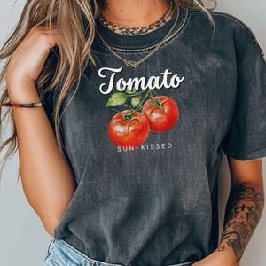 Tomato Aesthetic Fruit Shirt, Vegan Gift, Farm Fresh Top, Graphic Fruit Tee, Vintage Tomato Shirt Fruit Botanical, Garden T-shirt