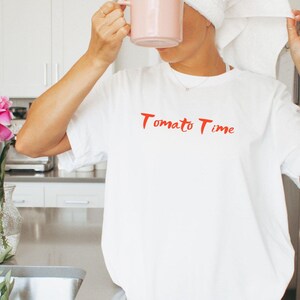 Tomato Aesthetic Fruit Shirt, Vegan Gift, Farm Fresh Top, Graphic Fruit Tee, Vintage Tomato Shirt Fruit Botanical, Garden T-shirt
