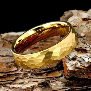 Hammered Mens 6mm Yellow Gold Obsidian Mens Tungsten Wedding Ring, Gold Mens Wedding Band, Anniversary Womens Ring, Womens Engagement Ring