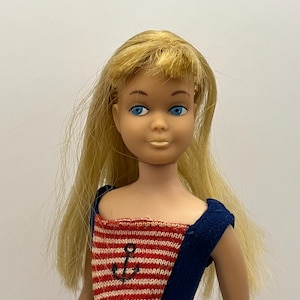 Bend Leg Skipper Doll