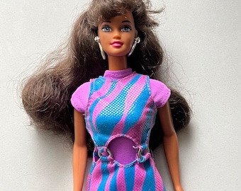 Mattel Groovy 60s Barbie Doll 2000 Vintage NRFB 20th Century