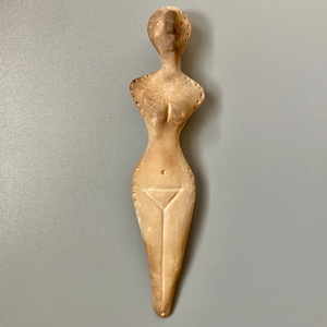 女性用アーティファクト - 紀元前3500年の女神の複製 - 儀式用具 - 原始的異教芸術 異教の室内装飾