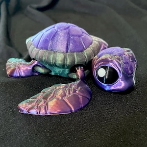 Cute Sea Turtle Toy - Shiny Articulated Turtle - Purple Green Color-Shifting Handheld Fidget Toy - Movable