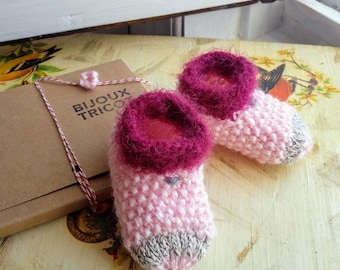 Baby booties, newborn slippers, pink baby shoes, little princess, first gift, ecofriendly, Bijoux Tricot, gift for baby, girl baby shoes