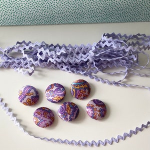 boutons, rik-rak, boutons, surplus d'atelier, couture, costume, mercerie, artisanat, tissu fleuri, projet déco, psychédélique, couture fille