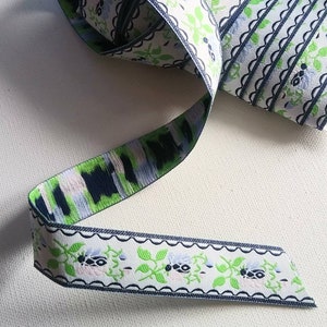ruban blanc, ruban, galon, ruban avec fleurs, surplus d'atelier, projet couture, couture, scrapbooking, costume, mercerie, ruban vintage