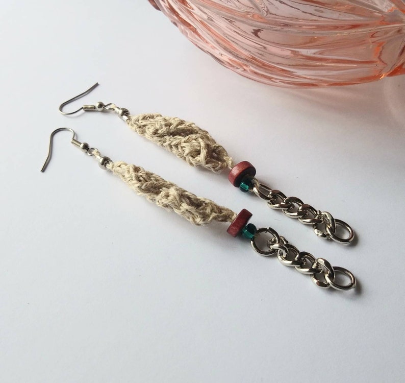 Earrings, jewel, Bijoux tricot, fashion accessories, hemp, beige, knit jewel, chain, woodden bead, gift for woman, made in Quebec, bohemian, image 2