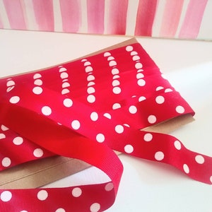ruban, ruban rouge, ruban à pois, surplus d'atelier, projet couture, couture, scrapbooking, costume, mercerie, ruban vintage, art, galon
